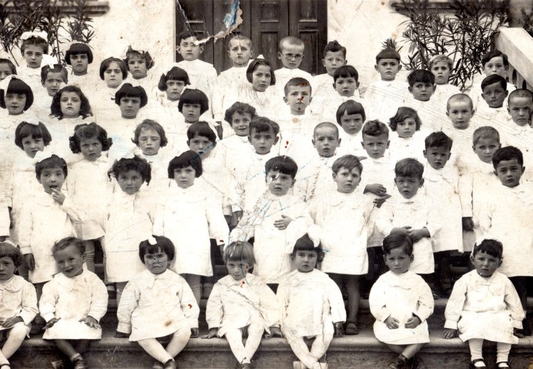 1940 scuola materna a Vezzano sul Crostolo