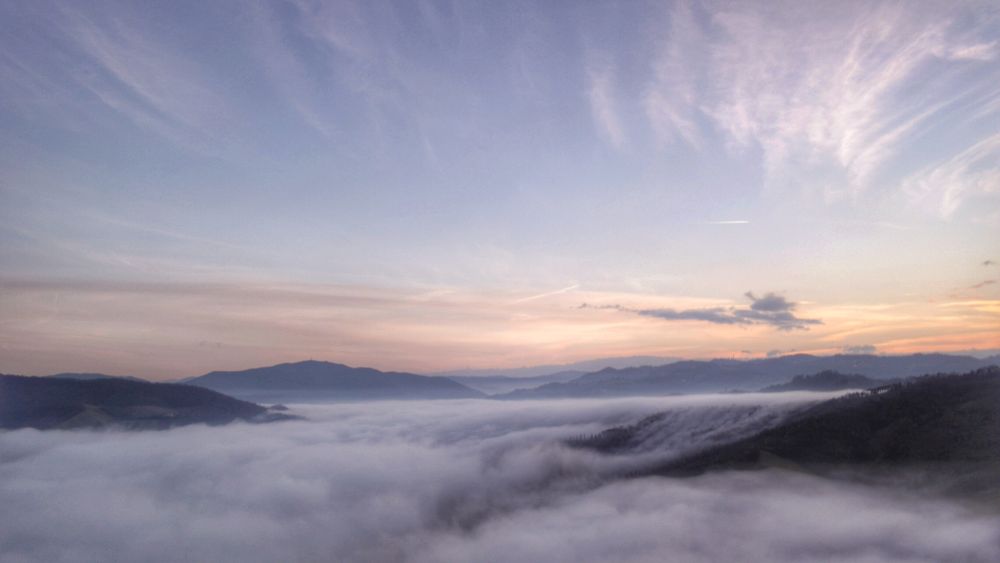 nebbia verso Monte Duro a Vezzano