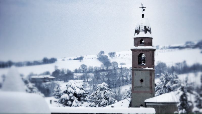 campanile vezzano sul crostolo
